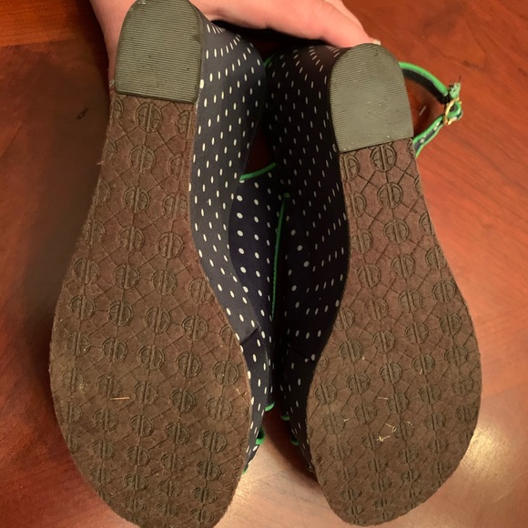 Lilly Pulitzer Navy and Green Polka Dot Wedge Heel - Picture 3 of 6